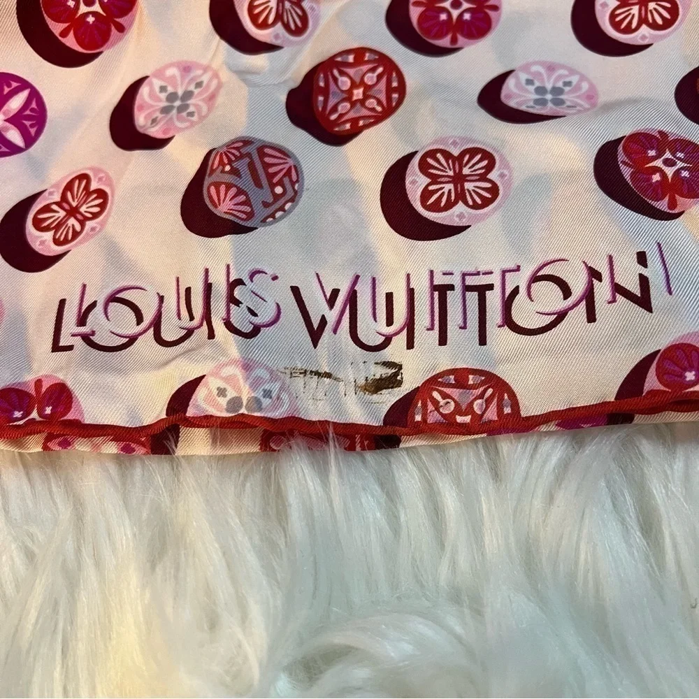 Louis vuitton kimodo dots scarf